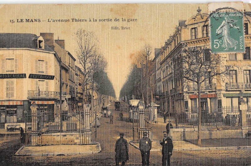 Carte postale ancienne Le Mans - L'Avenue Thiers A La Sortie De La Gare - Cpa Toilee au Mans