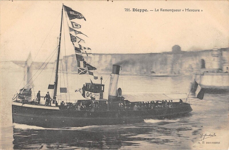 Carte postale ancienne Dieppe - Le Remorqueur Mercure à Dieppe