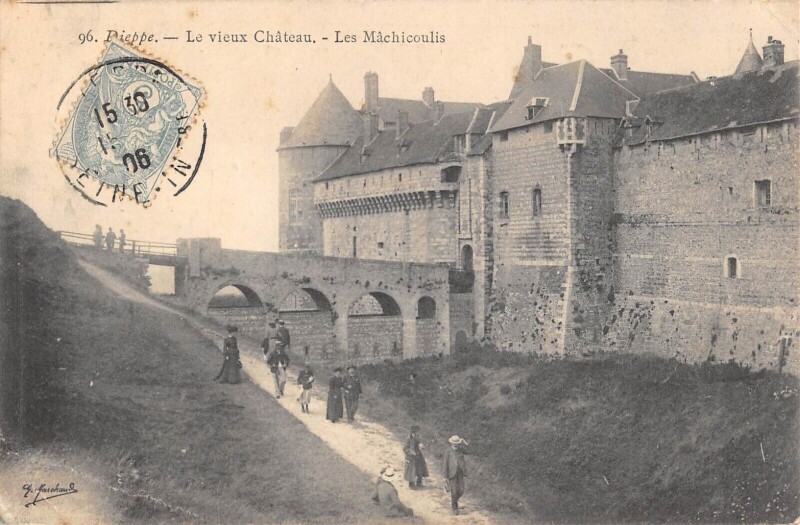 Carte postale ancienne Dieppe - Le Vieux Chateau - Les Machicoulis à Dieppe