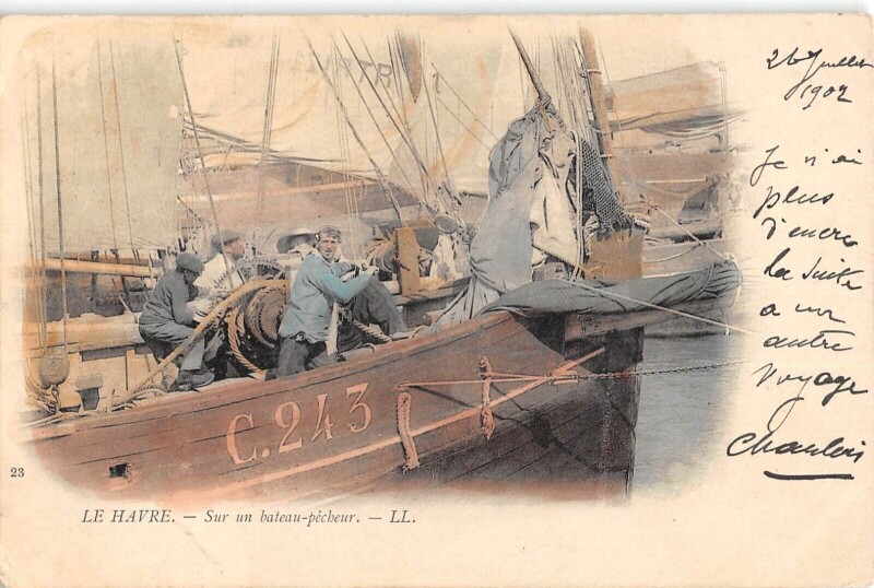 Carte postale ancienne Le Havre - Sur Un Bateau Pecheur au Havre