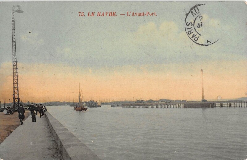 Carte postale ancienne Le Havre - L'Avant Port au Havre