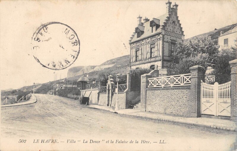 Carte postale ancienne Le Havre - Villa La Donce Et La Falaise De La Heve au Havre
