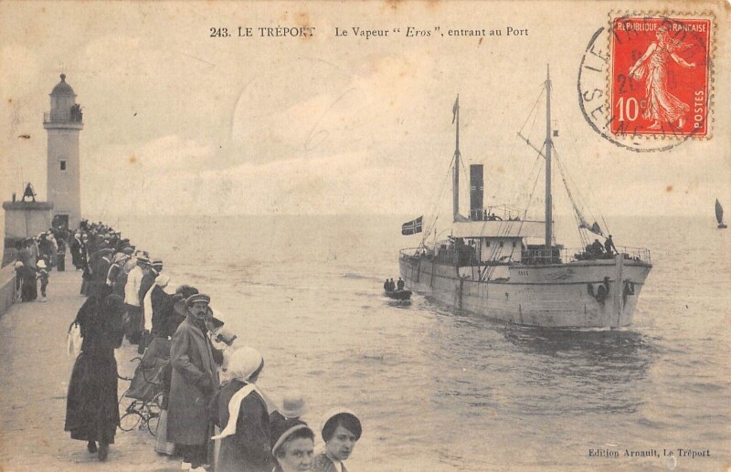 Carte postale ancienne Le Treport - Le Vapeur Eros Entrant Au Port
