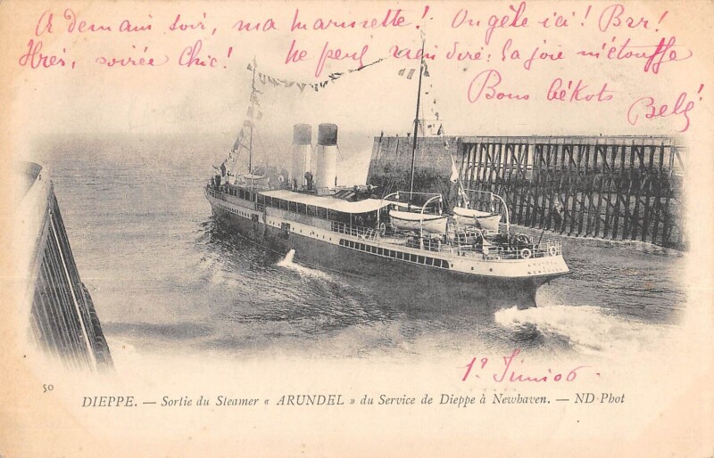 Carte postale ancienne Dieppe - Sortie Du Steamer Arundel - Du Service De Dieppe A Newhaven à Dieppe