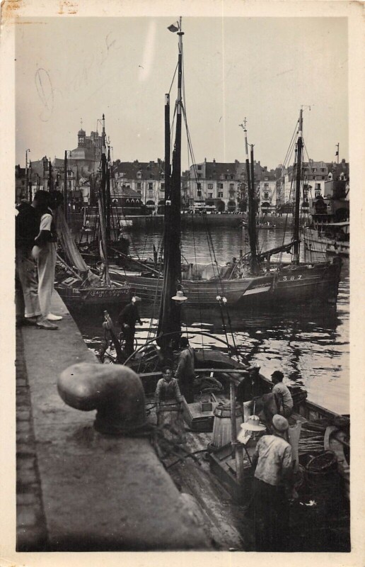 Carte postale ancienne Dieppe - Arrivee Des Pecheurs à Dieppe