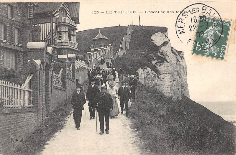 Carte postale ancienne Le Treport - L'Escalier Des Falaises