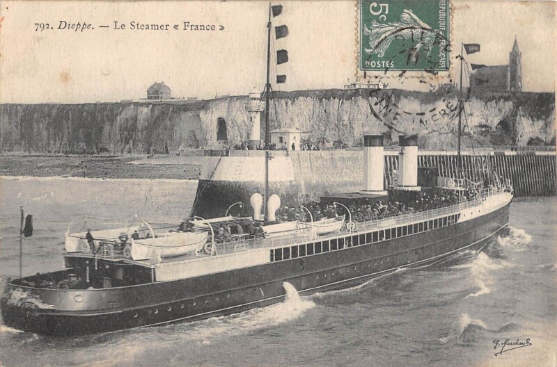 Carte postale ancienne Dieppe - Le Steamer France à Dieppe