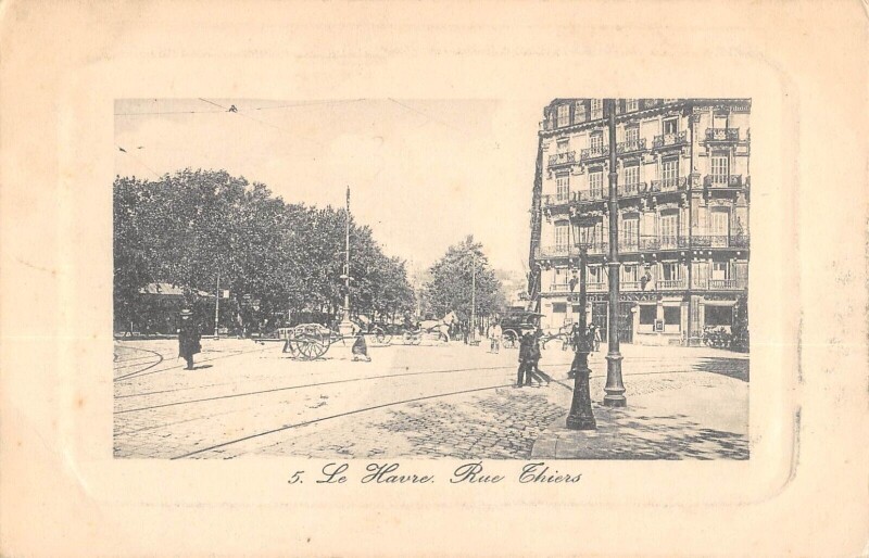 Carte postale ancienne Le Havre - Rue Thiers au Havre