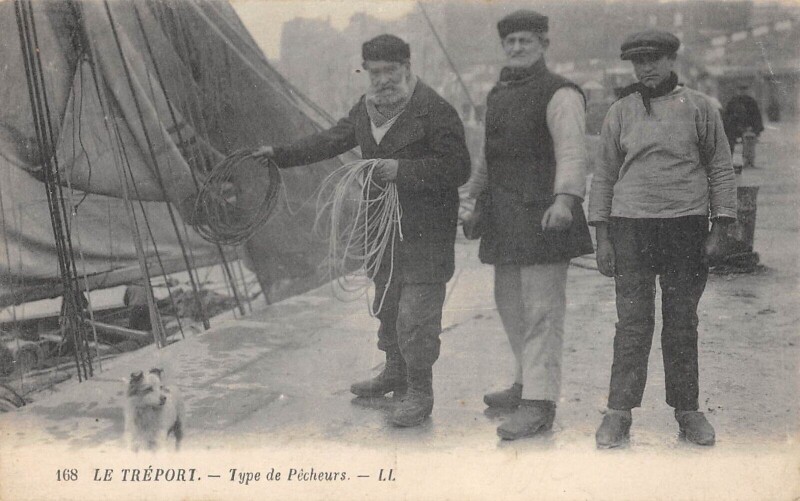 Carte postale ancienne Le Treport - Types De Pecheurs