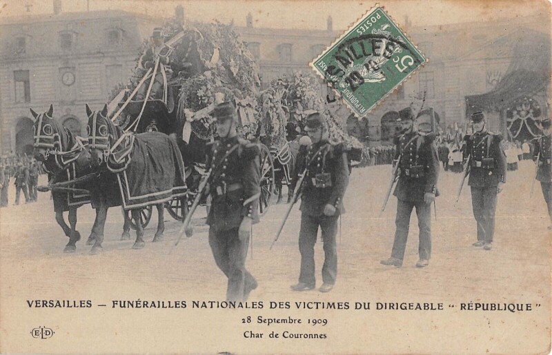 Carte postale ancienne Versailles - Funerailles Nationales Des Victimes Du Dirigeable Republique à Versailles