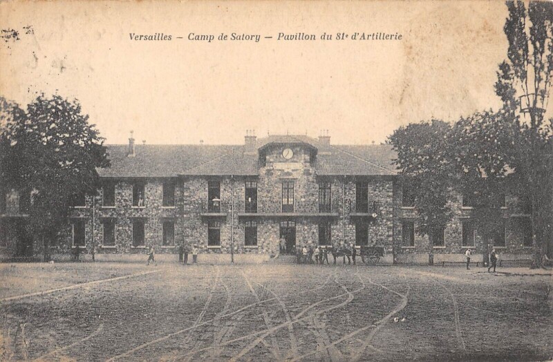 Carte postale ancienne Versailles - Camp De Satory - Pavillon Du 81e D'Artillerie à Versailles
