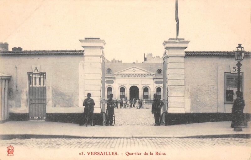 Carte postale ancienne Versailles - Quartier De La Reine à Versailles