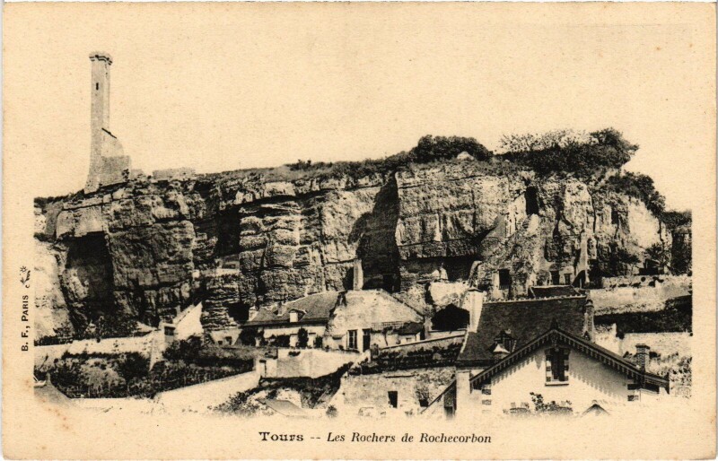 Carte postale ancienne Tours Rochers de Rochecorbon à Rochecorbon