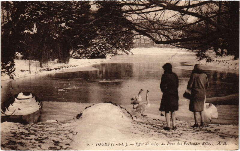 Carte postale ancienne Tours Parc des Prebendes d'Oe Effet de neige à Tours