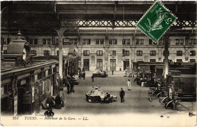 Carte postale ancienne Tours La Gare interieur à Tours