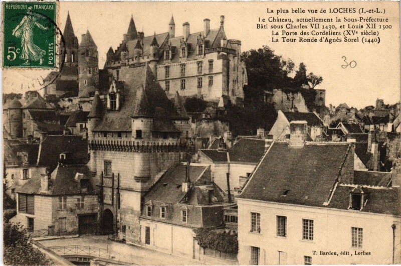 Carte postale ancienne Loches Le Chateau à Loches