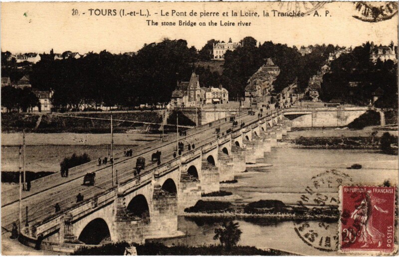 Carte postale ancienne Tours Pont de Pierre et la Loire à Tours