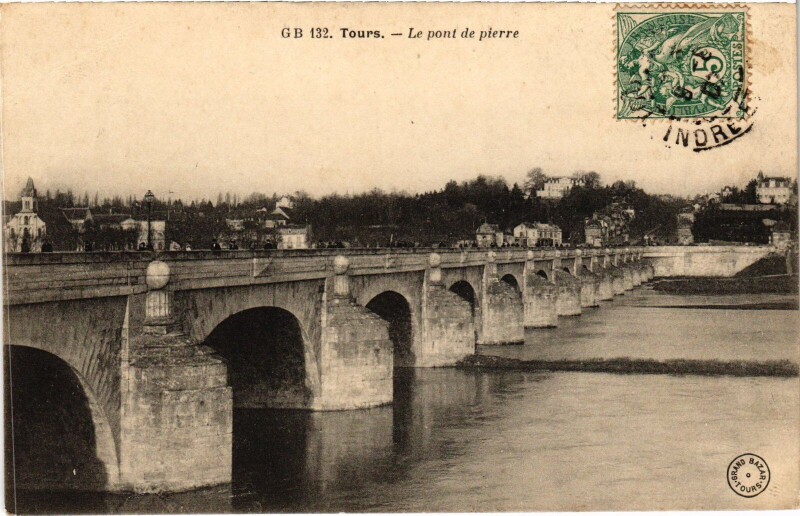 Carte postale ancienne Tours Pont de Pierre à Tours