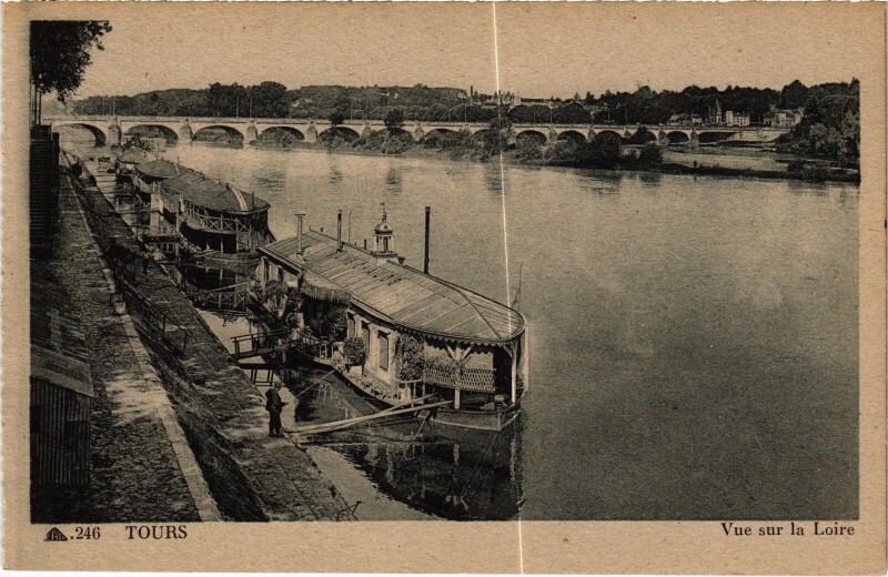 Carte postale ancienne Tours vue sur la Loire à Tours