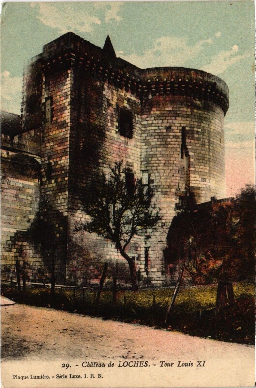 Carte postale ancienne Loches Le Chateau Tour Louis Xi à Loches