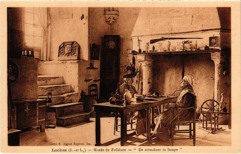 Carte postale ancienne Loches Musee de Folklore à Loches
