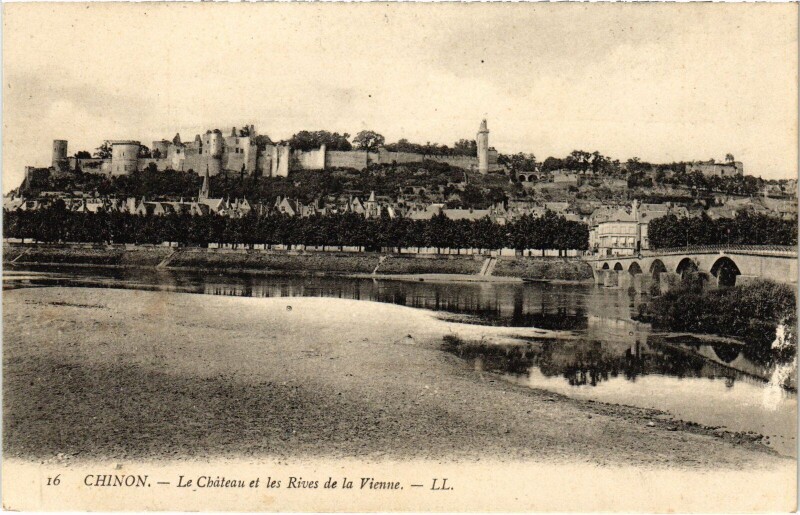 Carte postale ancienne Chinon le Chateau à Chinon