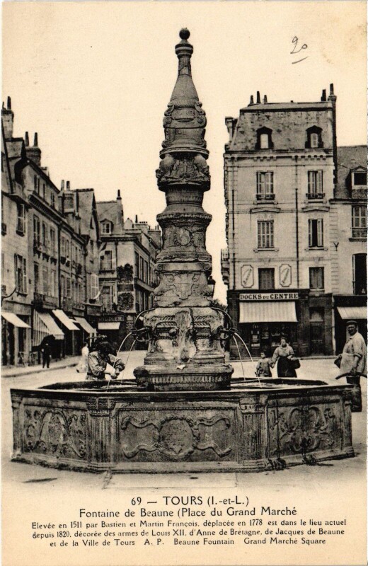 Carte postale ancienne Tours Fontaine de Beaune à Tours