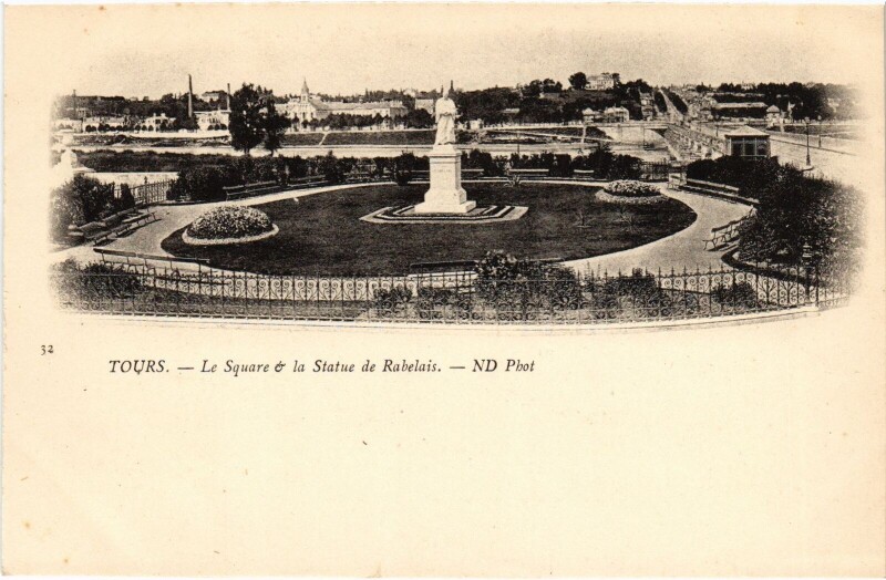 Carte postale ancienne Tours le Square et le Statue de Rabelais à Tours