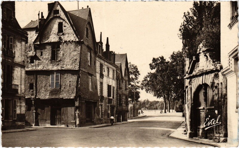 Carte postale ancienne Tours Place Foire le Roi à Tours