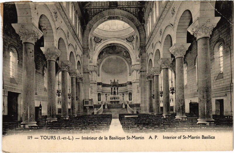 Carte postale ancienne Tours Basilique Saint-Martin interieur à Tours