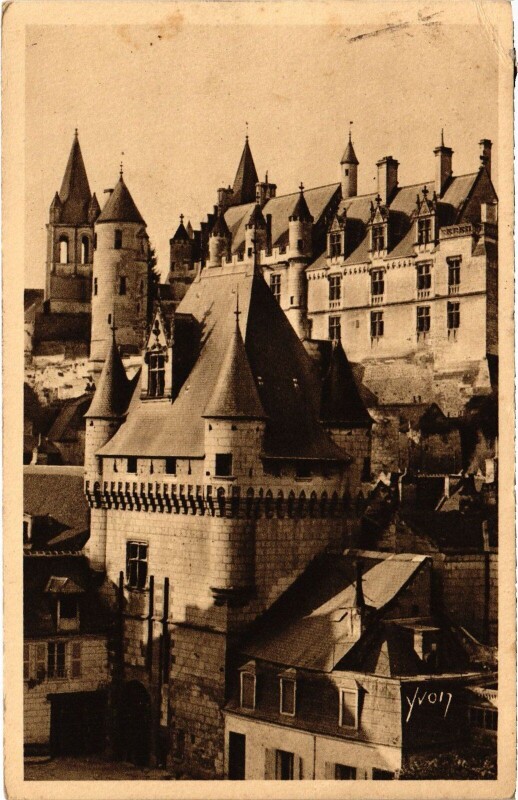 Carte postale ancienne Loches Chateau Royal à Loches