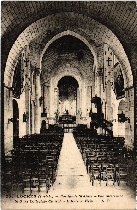 Carte postale ancienne Loches Collegiale Saint-Ours vue interieure à Loches