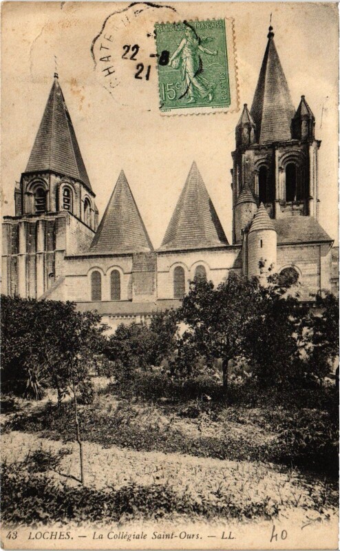 Carte postale ancienne Loches Collegiale Saint-Ours à Loches