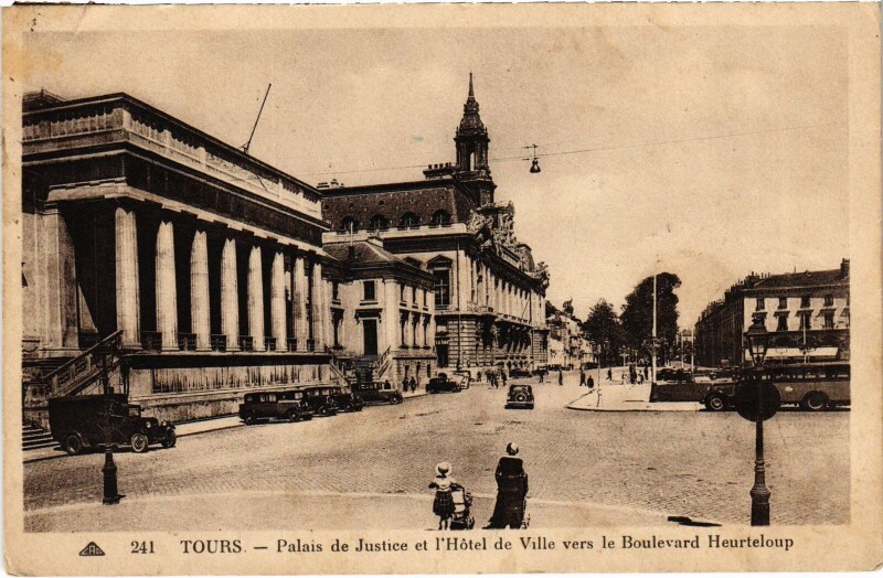 Carte postale ancienne Tours Palais de Justice et Hotel de Ville à Tours