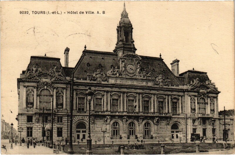 Carte postale ancienne Tours Hotel de Ville à Tours