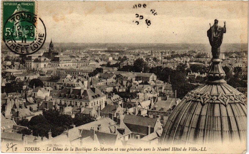 Carte postale ancienne Tours Dome de la Basilique Saint-Martin à Tours