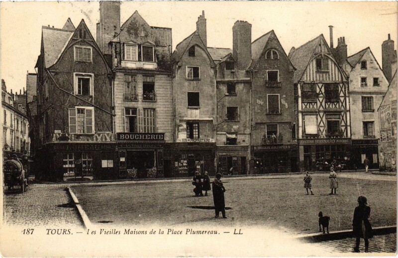 Carte postale ancienne Tours vieilles maisons, Place Plumeran à Tours