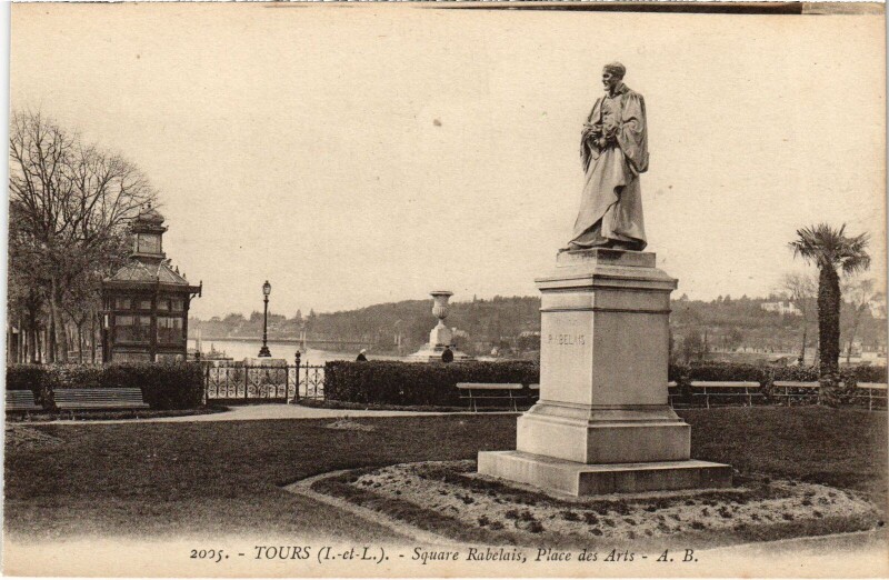 Carte postale ancienne Tours Square Rabelais à Tours