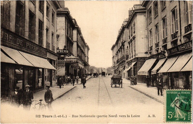 Carte postale ancienne Tours Rue Nationale à Tours