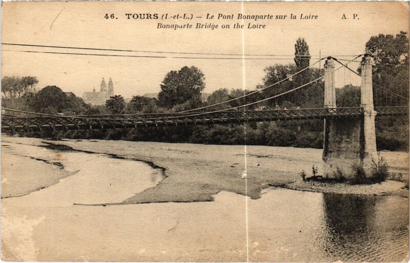 Carte postale ancienne Tours Pont Bonaparte à Tours