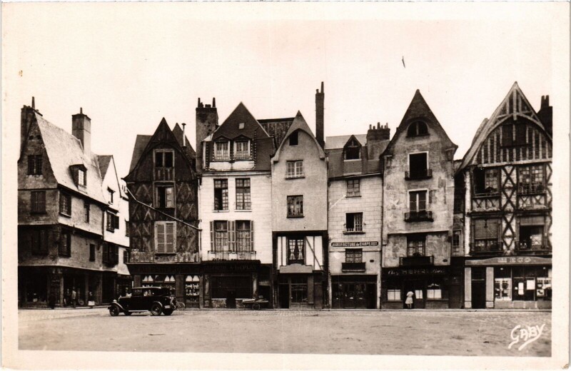 Carte postale ancienne Tours Place Plumereau à Tours