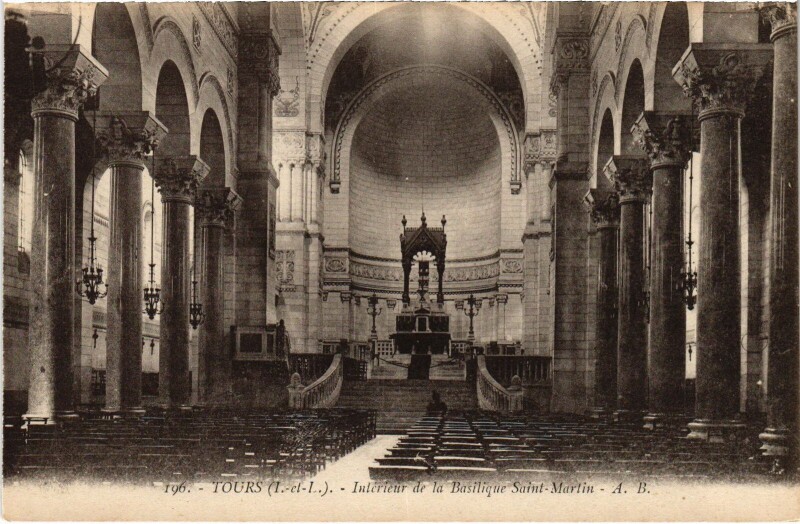 Carte postale ancienne Tours Basilique Saint-Martin interieur à Tours