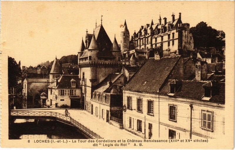 Carte postale ancienne Loches Tour des Cordeliers à Loches