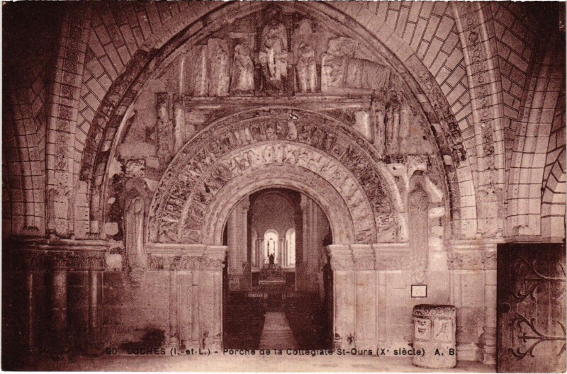 Carte postale ancienne Loches Porcna de la Collegiale Saint-Ours à Loches
