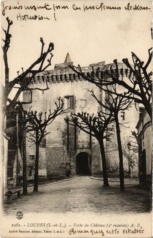 Carte postale ancienne Loches Porte du Chateau à Loches