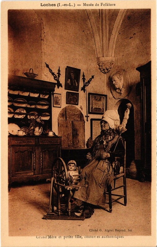 Carte postale ancienne Loches Musee de Folklore à Loches