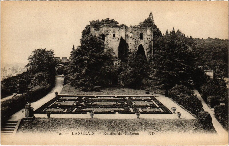 Carte postale ancienne Langeais Ruines du Chateau à Langeais