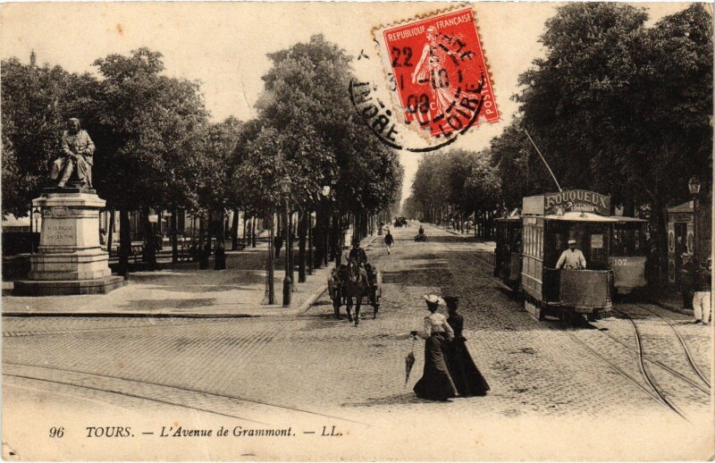 Carte postale ancienne Tours Avenue Grammont à Tours