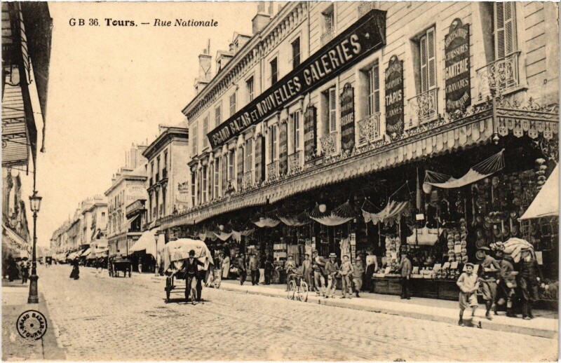 Carte postale ancienne Tours Rue Nationale à Tours