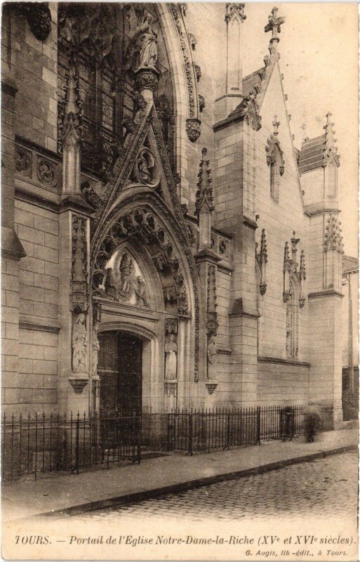 Carte postale ancienne Tours Portail de l'Eglise Notre Dame la Riche à La Riche